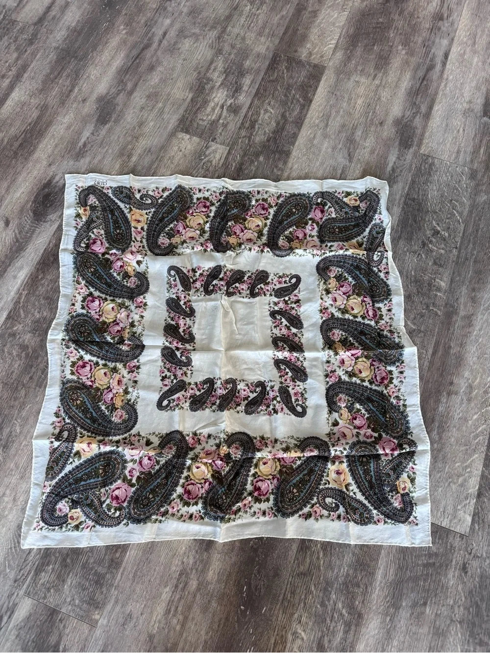 Vintage! Club 7 Echo 100% Silk Floral Paisley Cream Scarf with Pink Rose Accents